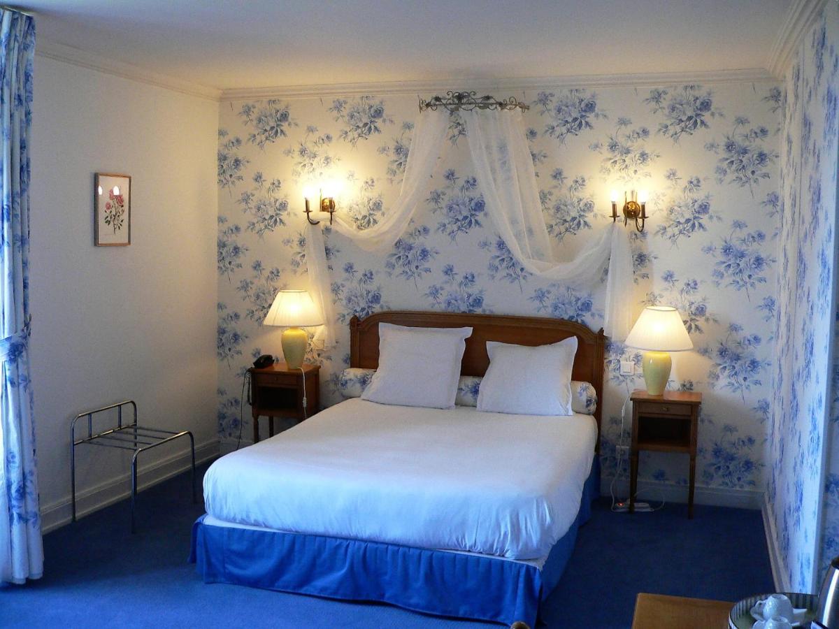 Chateau De La Rozelle Hotel 4*