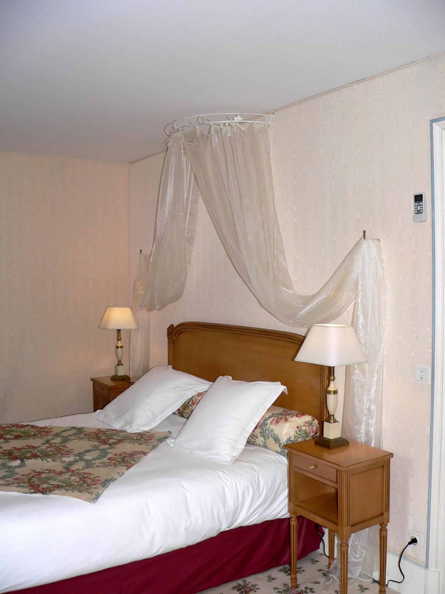 Chateau De La Rozelle Hotel 4*